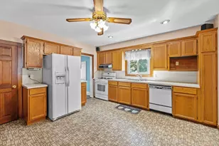64 Locust St, Danvers, MA 01923 - Photo 3