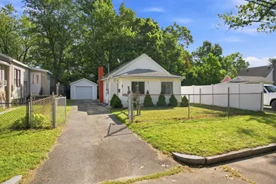 15 Alice St, Springfield, MA 01109 - Photo 1