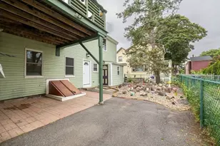 11 Pearl St, Salem, MA 01970 - Photo 23