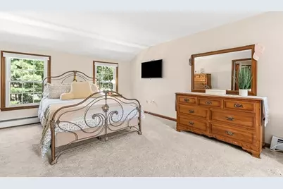 84 Derby St, Dracut, MA 01826 - Photo 13