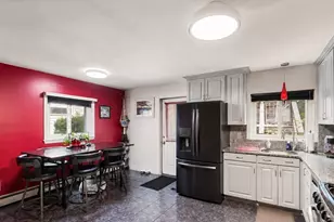 17 Cobb St, Medford, MA 02155 - Photo 5