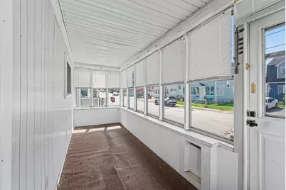 133 Crawford St, Lowell, MA 01854 - Photo 31