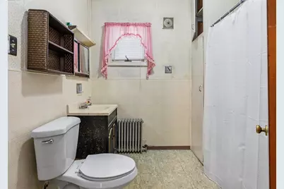133 Crawford St, Lowell, MA 01854 - Photo 17