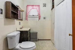 133 Crawford St, Lowell, MA 01854 - Photo 17