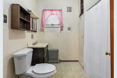 133 Crawford St, Lowell, MA 01854 - Photo 17