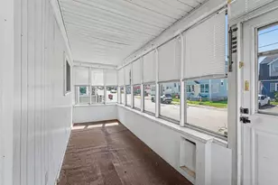 133 Crawford St, Lowell, MA 01854 - Photo 31