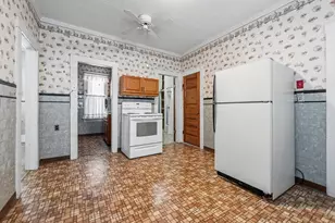 133 Crawford St, Lowell, MA 01854 - Photo 13