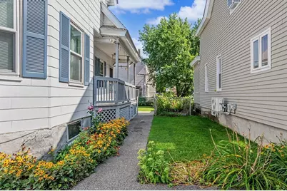 133 Crawford St, Lowell, MA 01854 - Photo 33