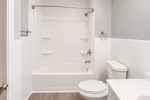 1049 Pleasant St, New Bedford, MA 02740 - Photo 31