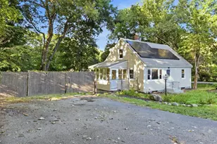 28 Mulberry Ln, Ashland, MA 01721 - Photo 3