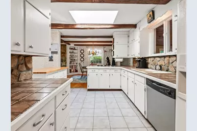 360 Wood St, Hopkinton, MA 01748 - Photo 9