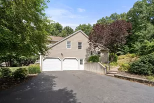 75 Hillcrest Cir, Westfield, MA 01085 - Photo 3
