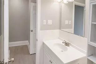 1049 Pleasant St, New Bedford, MA 02740 - Photo 15