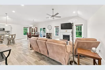 59 Waterford Cir, Dighton, MA 02715 - Photo 3