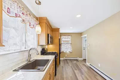261 Ames St, Fall River, MA 02721 - Photo 9