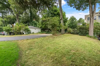 179 Woodcliff Rd, Newton, MA 02461 - Photo 33