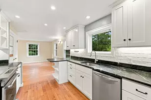 6 Smith St, Amherst, MA 01002 - Photo 13