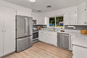 4 Nadine Rd, Framingham, MA 01701 - Photo 9