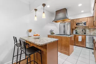 30 Halifax Ct, Springfield, MA 01108 - Photo 5