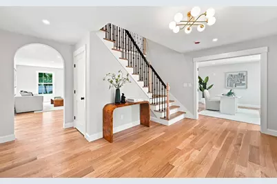 7 Viking Rd, Winchester, MA 01890 - Photo 3