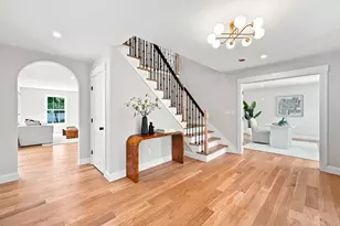 7 Viking Rd, Winchester, MA 01890 - Photo 3