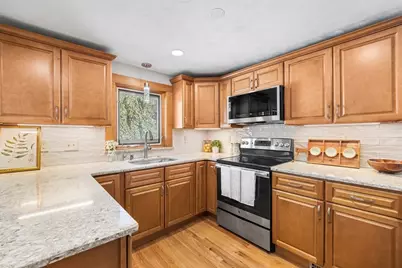 7 Puritan Rd, Danvers, MA 01923 - Photo 13