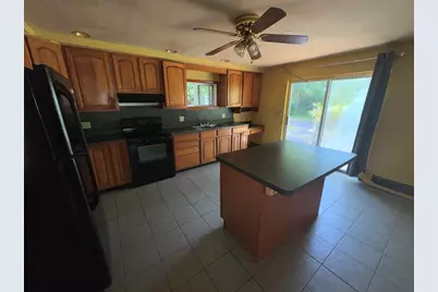 25 Kendrick St, South Hadley, MA 01075 - Photo 7