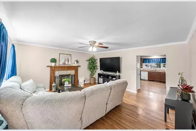 114 Fenway Dr, Springfield, MA 01119 - Photo 7