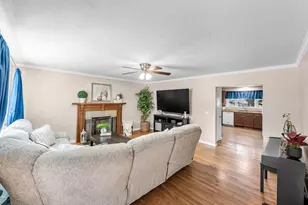 114 Fenway Dr, Springfield, MA 01119 - Photo 7