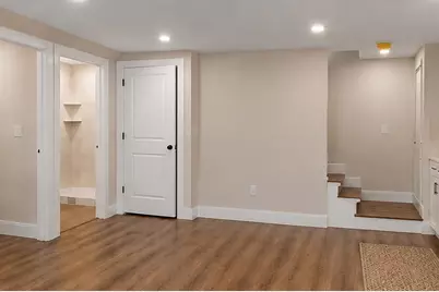 11 Hovey St, Woburn, MA 01801 - Photo 21
