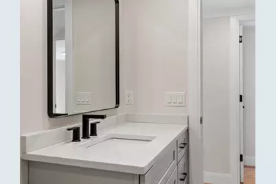 11 Hovey St, Woburn, MA 01801 - Photo 23