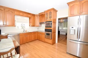 23 Acushnet Ave, Worcester, MA 01606 - Photo 3