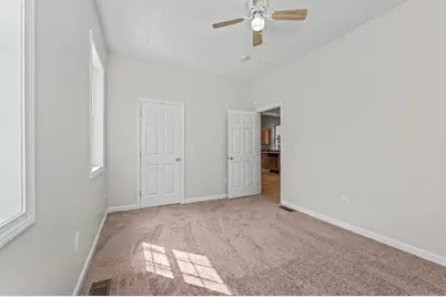 55 4th St #57, Lowell, MA 01850 - Photo 19