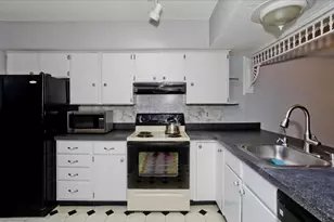 409 Nassau Dr, Springfield, MA 01129 - Photo 15