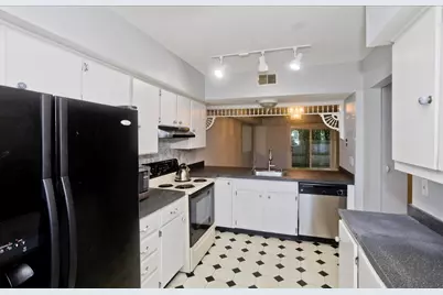 409 Nassau Dr #409, Springfield, MA 01129 - Photo 13
