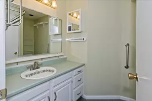 409 Nassau Dr, Springfield, MA 01129 - Photo 33