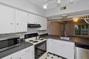 409 Nassau Dr, Springfield, MA 01129 - Photo 11