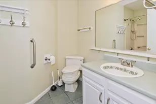 409 Nassau Dr, Springfield, MA 01129 - Photo 25