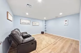 401 Turnpike St, Stoughton, MA 02072 - Photo 11
