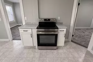 77 Oak St, Gardner, MA 01440 - Photo 1