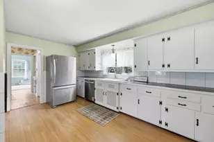 63 Goodwin St, Springfield, MA 01151 - Photo 3