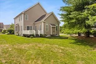 2 Sunflower Dr, Raynham, MA 02767 - Photo 5