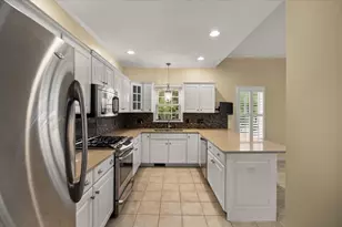 2 Sunflower Dr, Raynham, MA 02767 - Photo 15