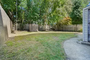 692 Walnut St, Fall River, MA 02720 - Photo 5
