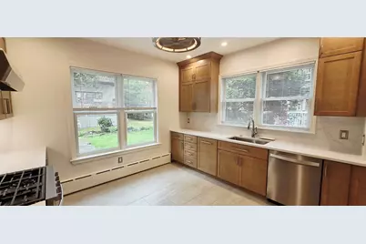 102-104 Bayswater St #104, Boston, MA 02128 - Photo 3