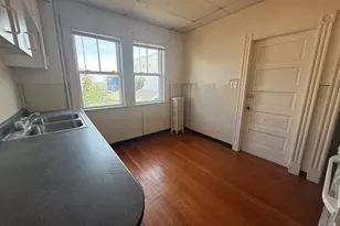 37 Dolphin Ave, Winthrop, MA 02152 - Photo 3