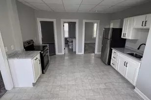 77 Oak St, Gardner, MA 01440 - Photo 3