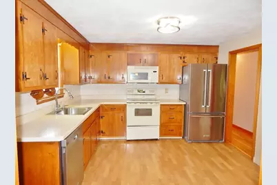 41 N Winnifred Rd, Brockton, MA 02301 - Photo 5