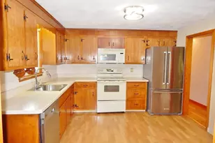 41 N Winnifred Rd, Brockton, MA 02301 - Photo 5
