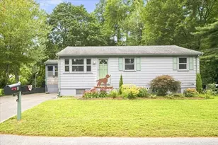 8 Cross St, Halifax, MA 02338 - Photo 1